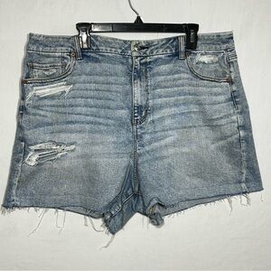 American Eagle Women's 20 Light Wash Denim Distressed Curvy Mom Shorts